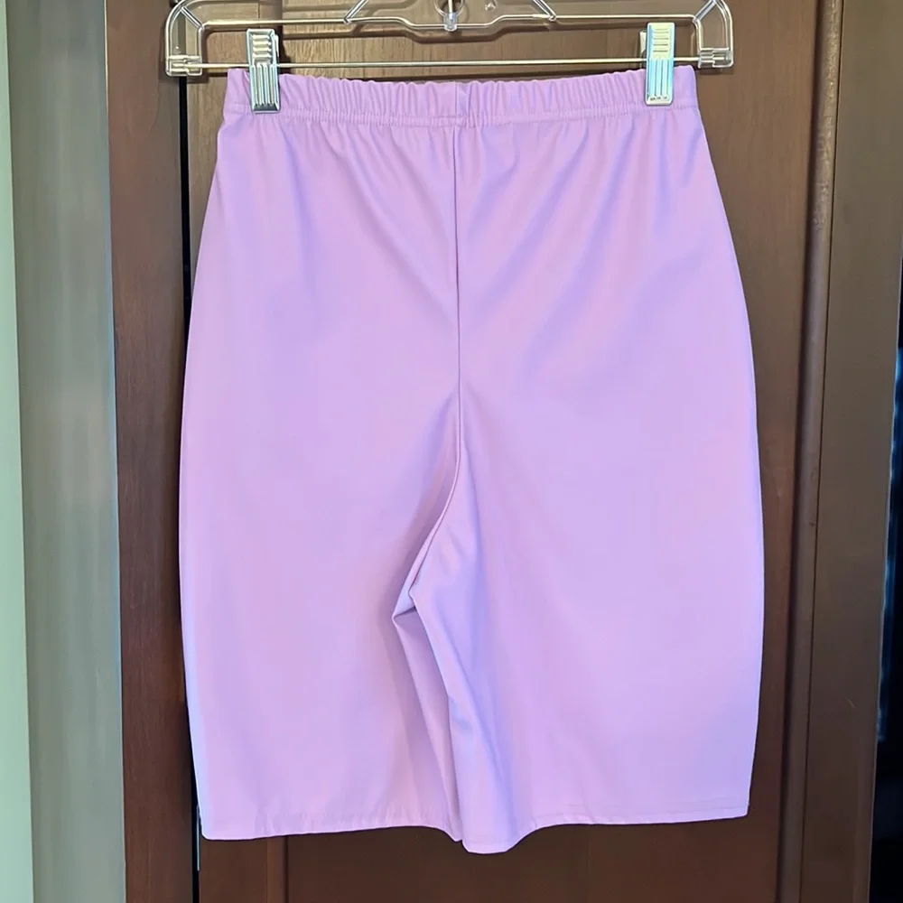 PrettyLittleThing Lavender Women's Shorts - Picture 3 of 3